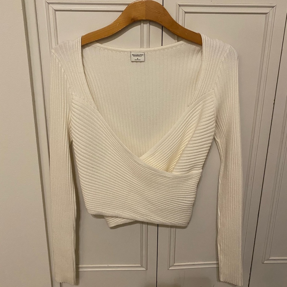 NWOT Cream cropped top